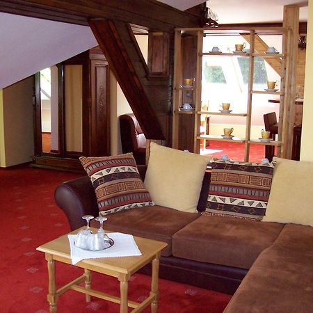 Pensiunea Crocus - Sauna & Billiard Poiana Brasov Exterior photo