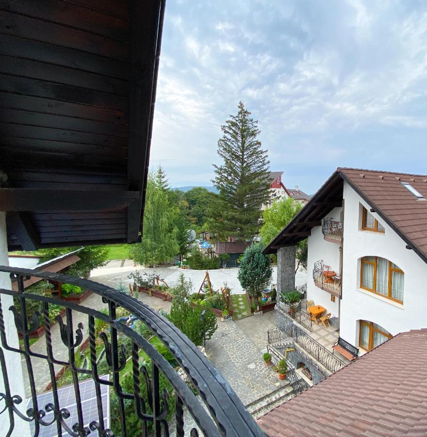 Pensiunea Crocus - Sauna & Billiard Poiana Brasov Exterior photo
