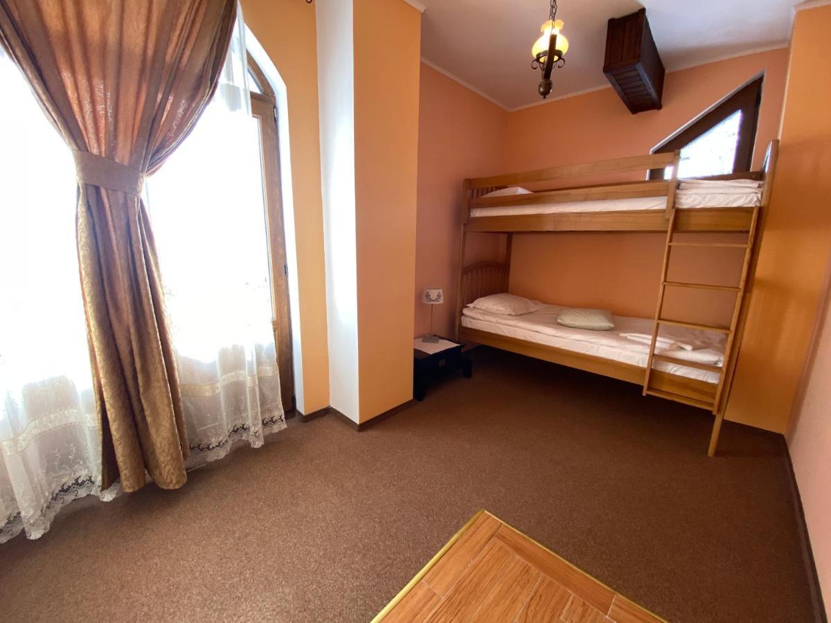 Pensiunea Crocus - Sauna & Billiard Poiana Brasov Exterior photo